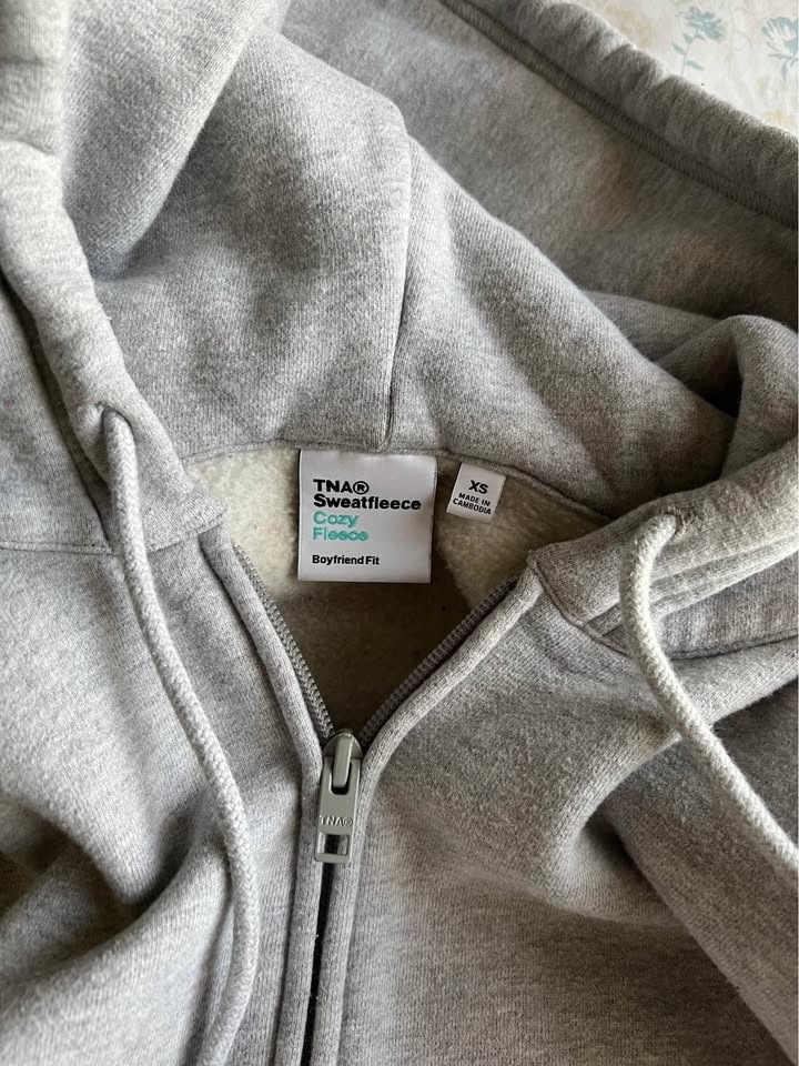 Aritzia Tna Boyfriend Boxy Zip Hoodie - photo 3