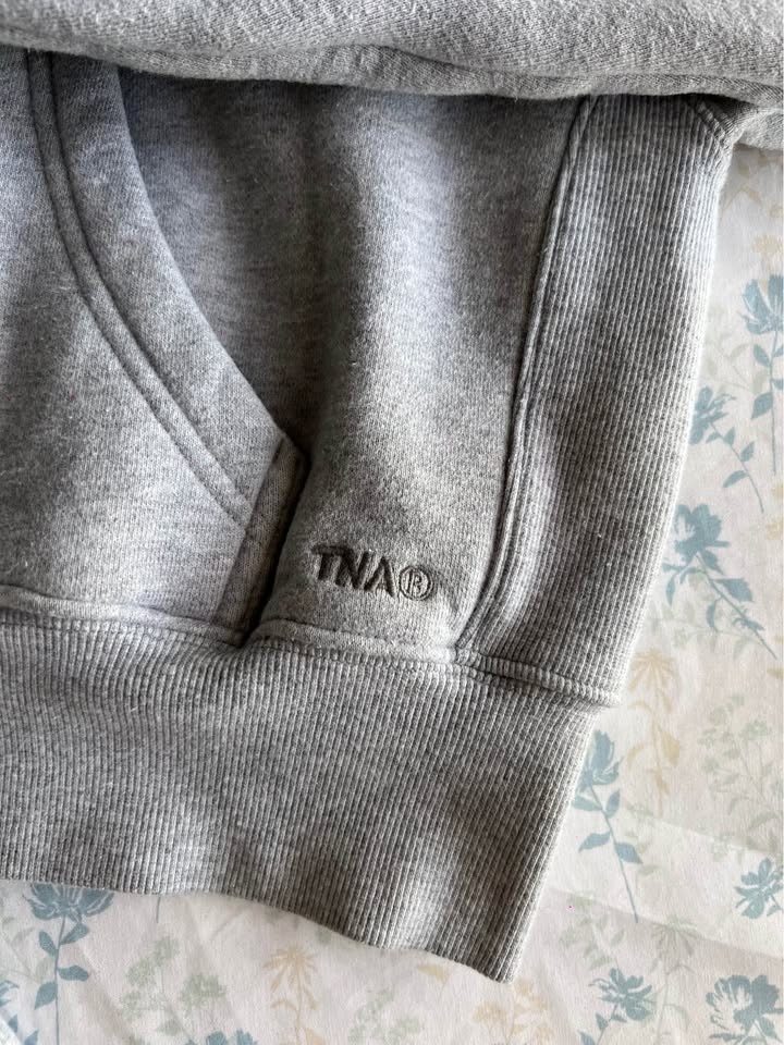 Aritzia Tna Boyfriend Boxy Zip Hoodie - photo 4