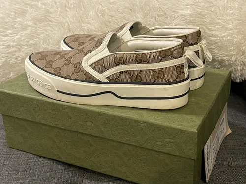 LIKE NEW Women's GUCCI 1977 slip-on sneakers