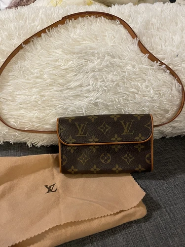 Authentic Pre-Loved LOUIS VUITTON Pochette Florentine