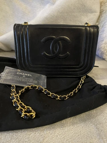 Authentic Vintage CHANEL Black Lambskin Mini CC Full Single Flap