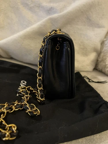 Authentic Vintage CHANEL Black Lambskin Mini CC Full Single Flap - photo 3