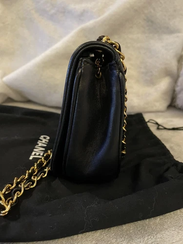 Authentic Vintage CHANEL Black Lambskin Mini CC Full Single Flap - photo 4