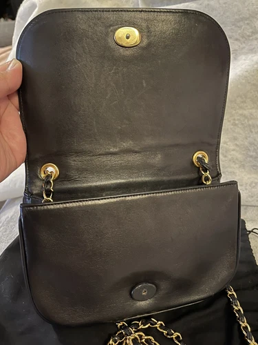 Authentic Vintage CHANEL Black Lambskin Mini CC Full Single Flap - photo 5