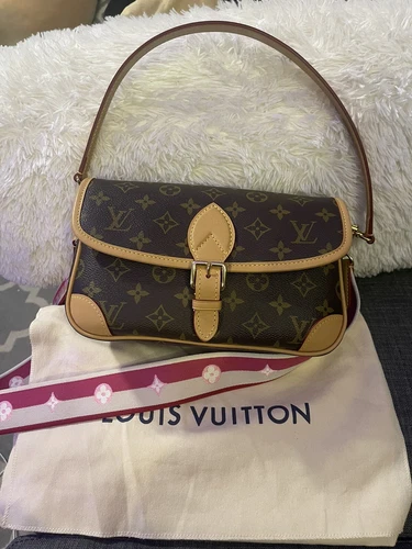 Like New LOUIS VUITTON DIANE in Monogram Canvas