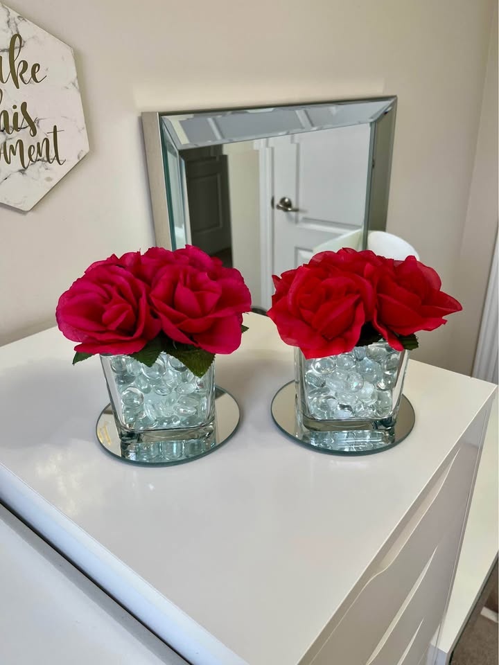 New Flower Arrangement w/ Mirror - photo 2