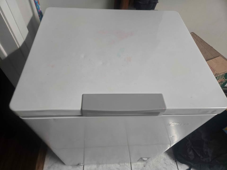 Midea 5-Cu-Ft Chest Freezer – Reliable & in Excellent Working Or - photo 5