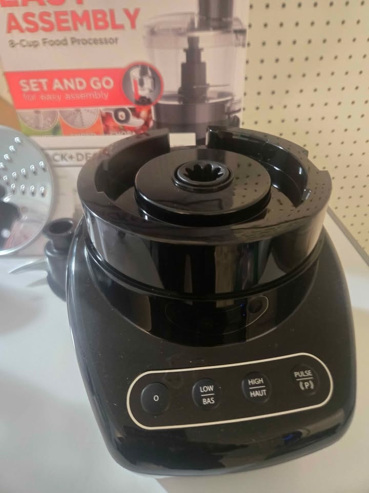 BRAND NEW Black+Decker 8-Cup Food Processor! - photo 2