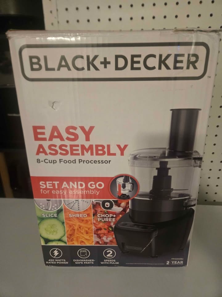 BRAND NEW Black+Decker 8-Cup Food Processor! - photo 3