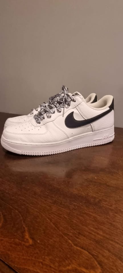 Nike Air Force 1 Low ’07 White Black – Size 10.5 – Like New - photo 2