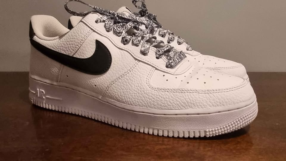 Nike Air Force 1 Low ’07 White Black – Size 10.5 – Like New - photo 3