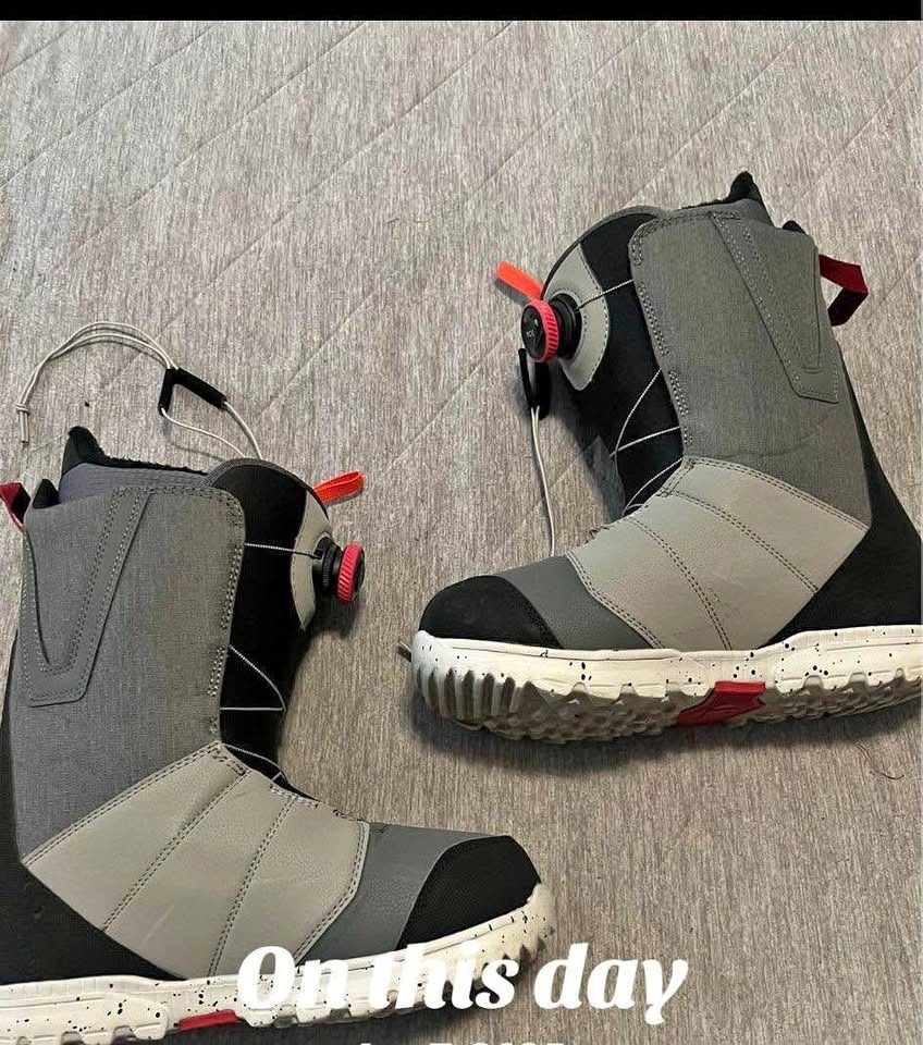 Snow boots