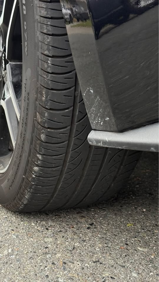 Mustang 18 inch alloy wheel with all season tyres - photo 2
