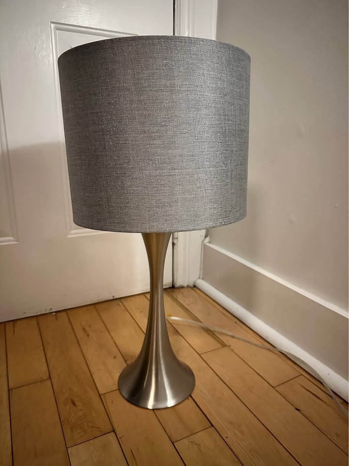 ✨ Modern Metal Table/ Bedside Lamp – Stylish & Elegant ✨ - photo 2
