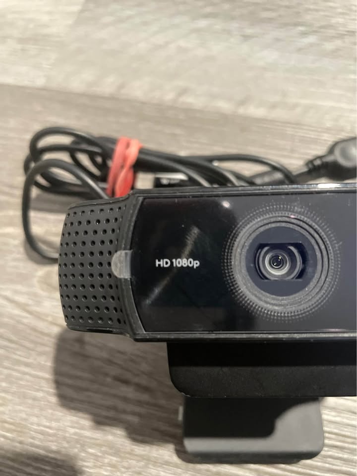 Logitech 1080p webcam! - photo 2