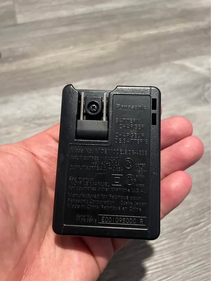 Panasonic LUMIX Digital Camera Charger! - photo 2