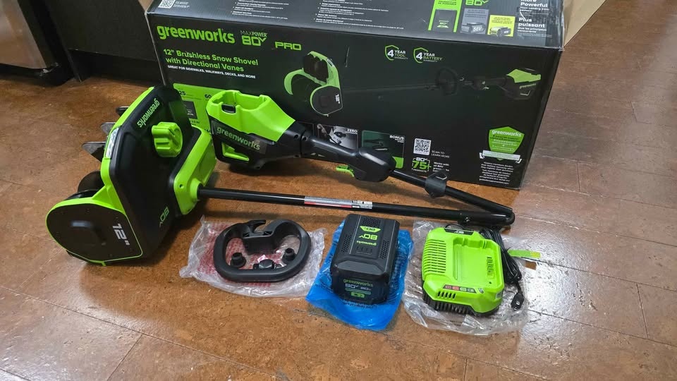 Greenworks 80V 12" Snow Shovel (Battery + Charger) - photo 2