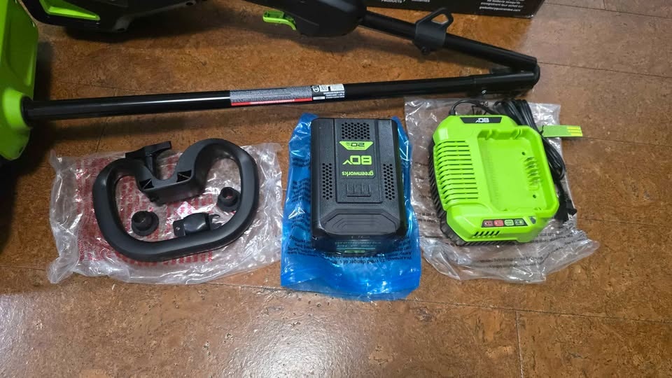 Greenworks 80V 12" Snow Shovel (Battery + Charger) - photo 3