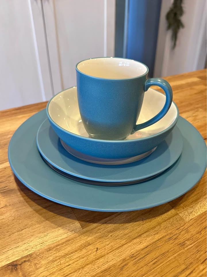 Noritake Colorwave Blue Stoneware Dinnerware Set