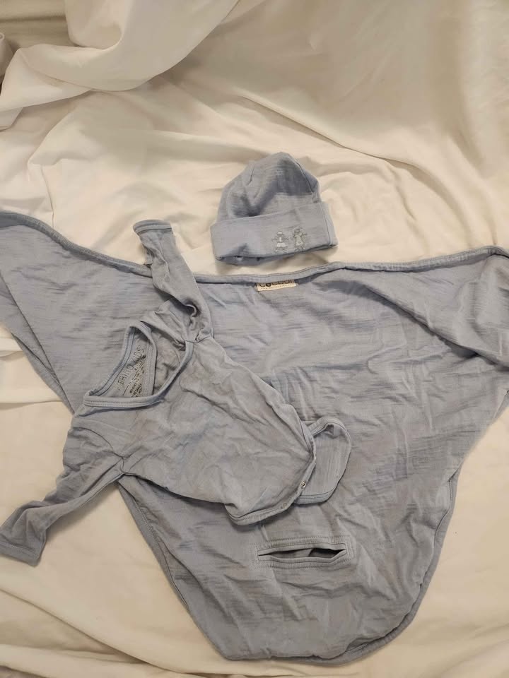 VGUC Merino Kids Coccoi Swaddle Set + Bodysuit - photo 2