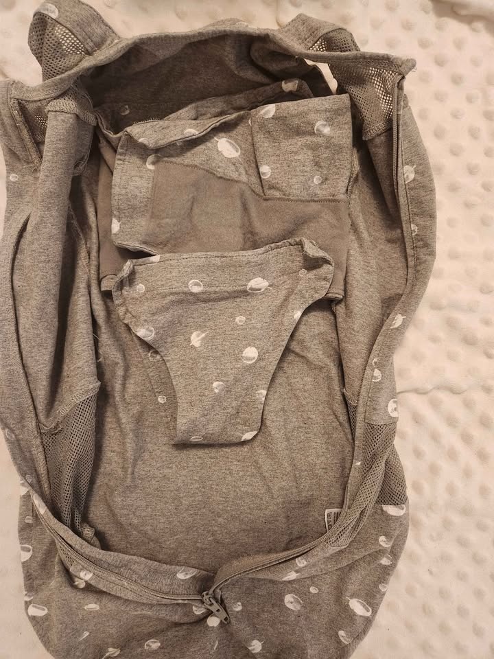EUC Happiest Baby One Second Swaddle - Graphite Gray Planets - photo 2