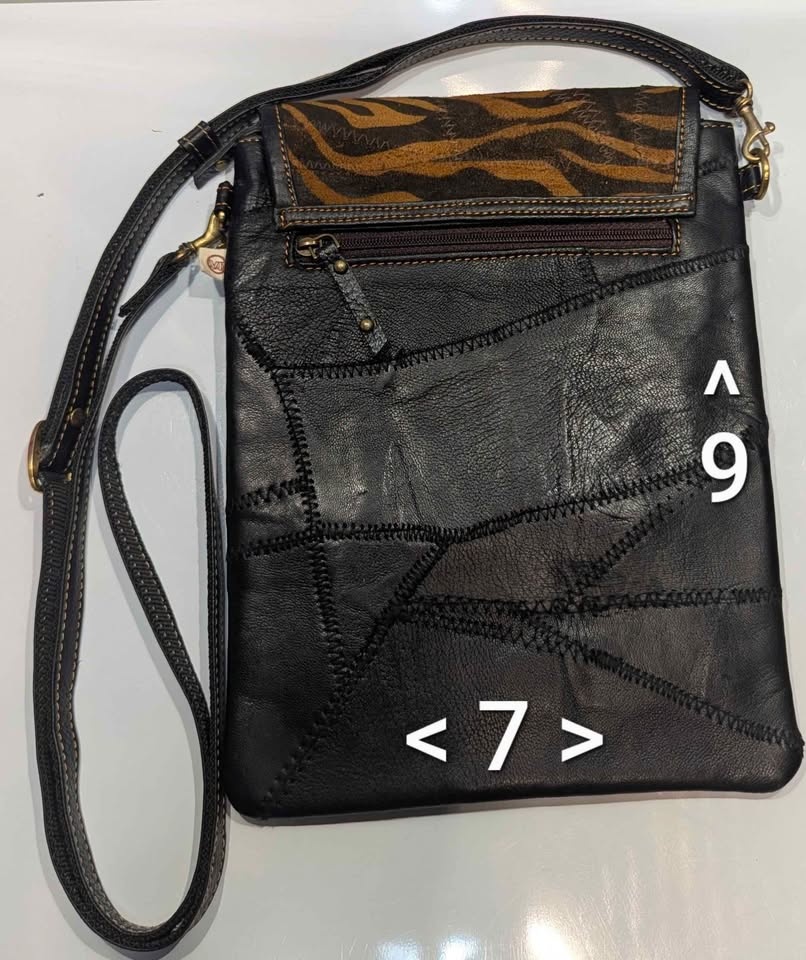 Vaan & Co. Zebra Crossbody Bag - Unique & Sustainable - photo 3