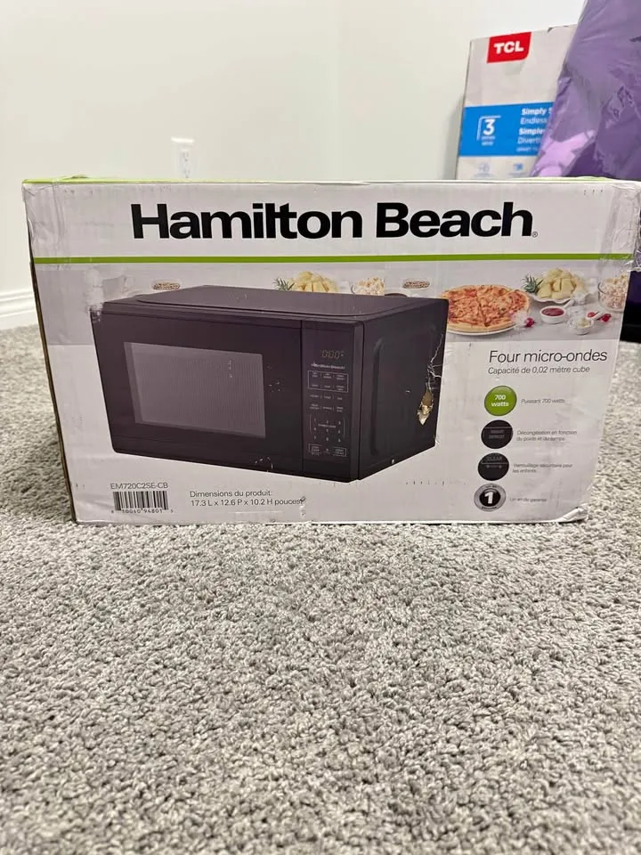 Brand New Hamilton Beach Microwave thumbnail