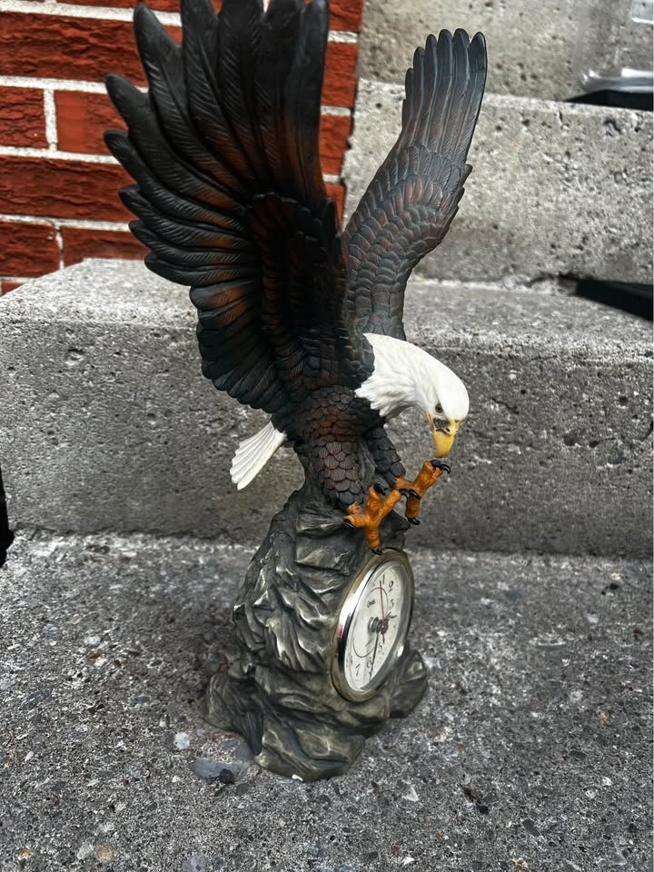 Vintage Eagle Clock - photo 2