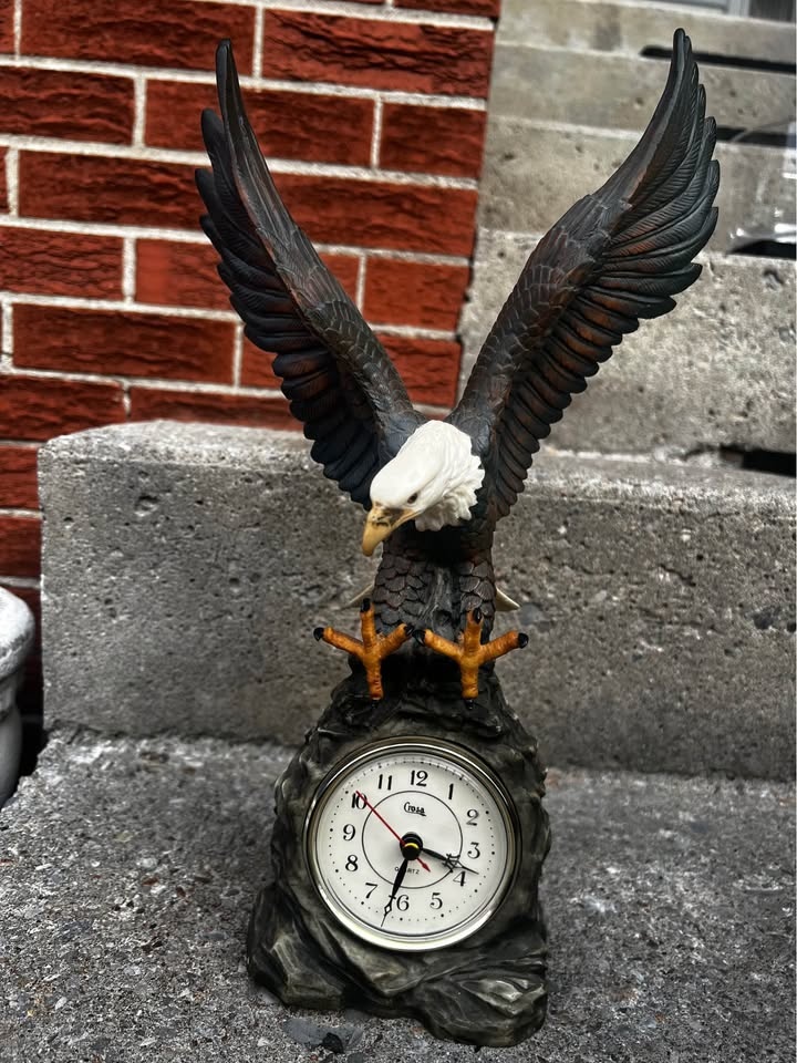 Vintage Eagle Clock - photo 5
