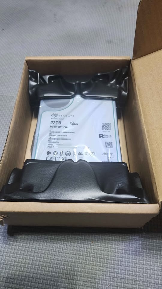 Sealed! Seagate IronWolf Pro ST22000NT001 - photo 3