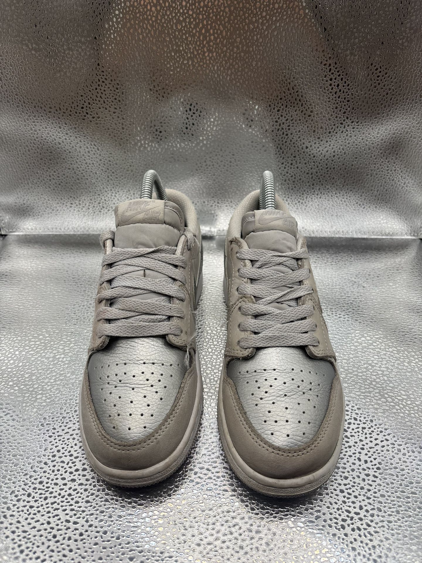 Air Jordan 1 Low Metallic Sliver GS - photo 2