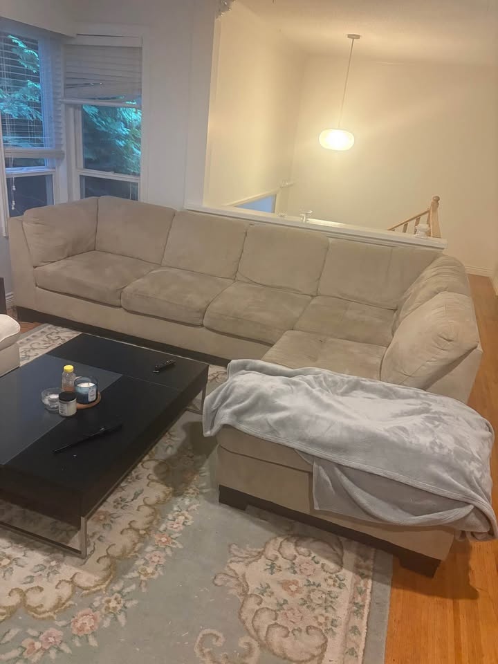 Large sectional sofa - photo 2