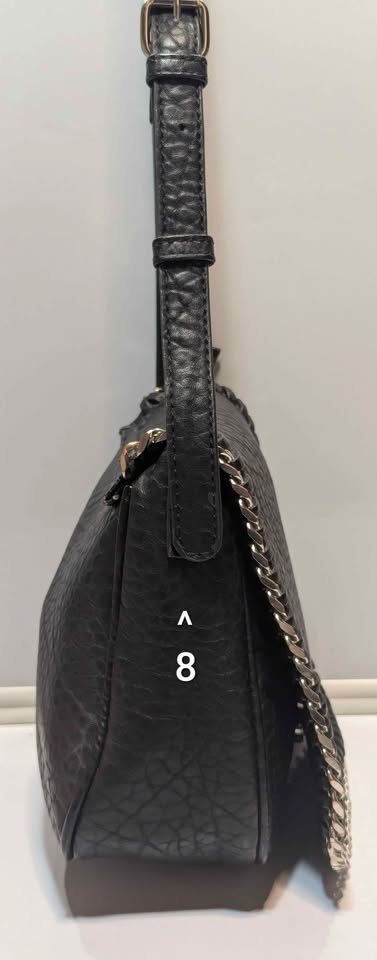 Urban Expressions Crossbody: Ethics Meets Elegance - photo 4