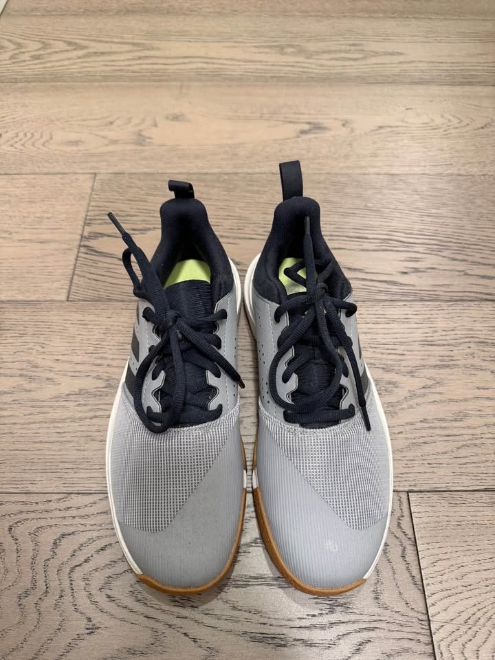 Adidas Essence Shoes – US 10.5 – Great Condition - photo 3