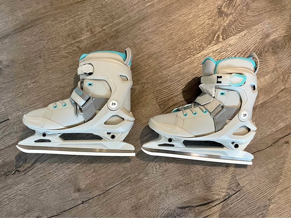 Women’s Ice Skate size 8