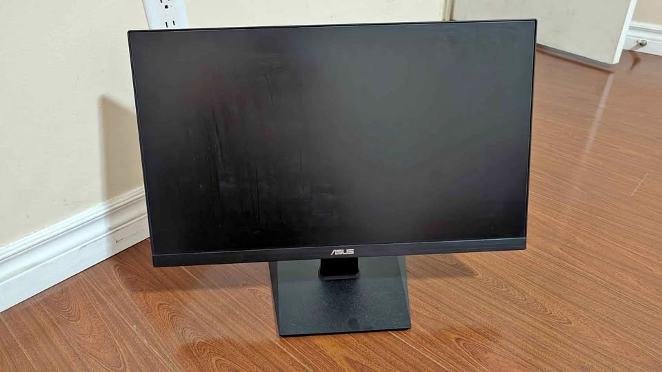 🔥ASUS Monitor 24 inch for Sale – Excellent Condition🔥
