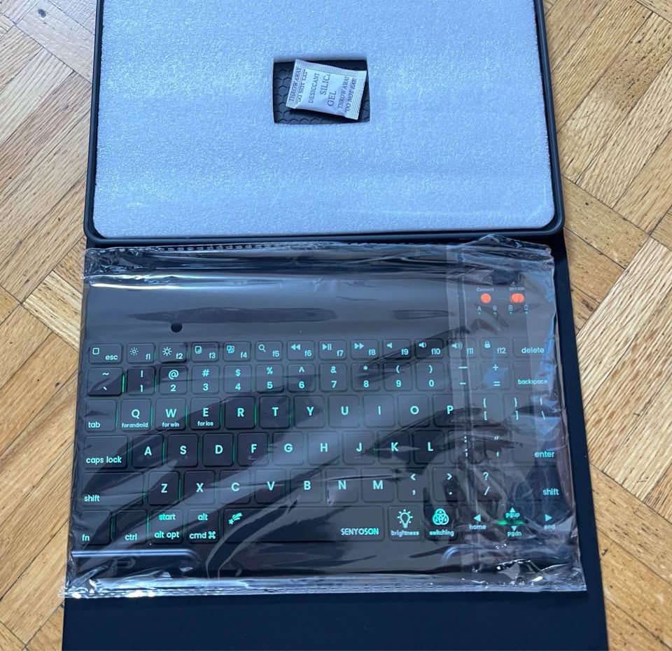 Keyboard Case for iPad 9th/8th/7th Gen 10.2, Pro 10.5 - photo 5
