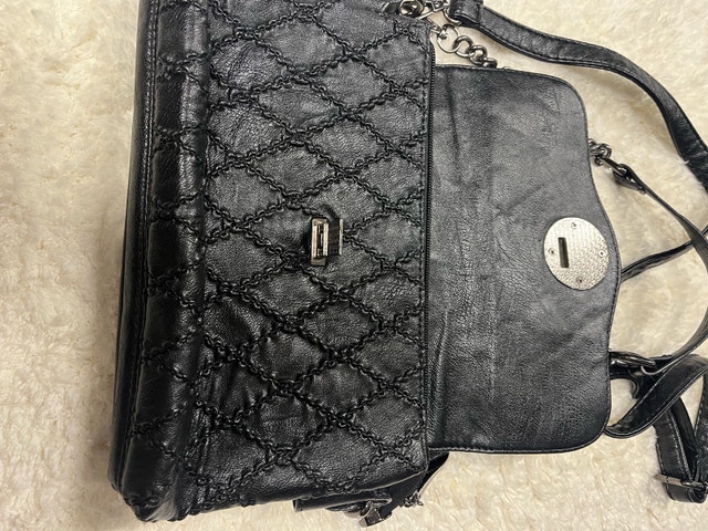 Guess Shoulder Bag