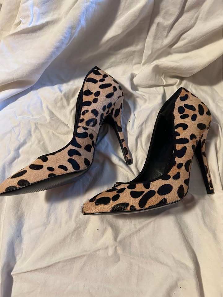 High heeled shoes - photo 3