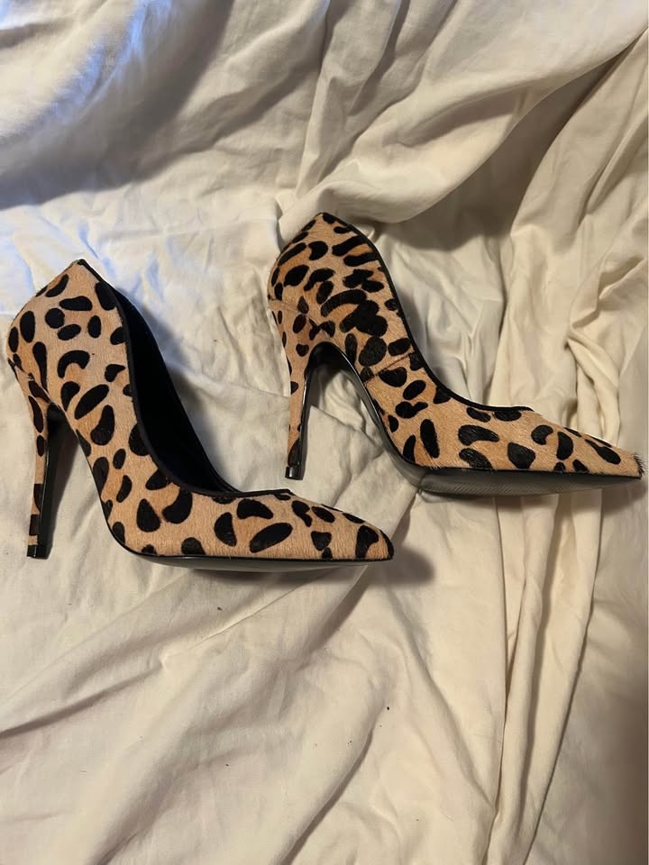 High heeled shoes - photo 4