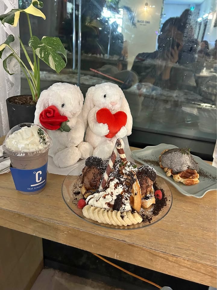 Jellycat - Cream Bunny with Rose or heart