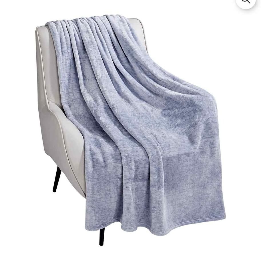 HOMETRENDS Blue Mélange Plush Throw 50x60 inches (Brand new)