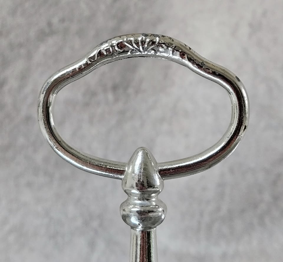 Vintage Round Serving Tray with Handle - photo 3