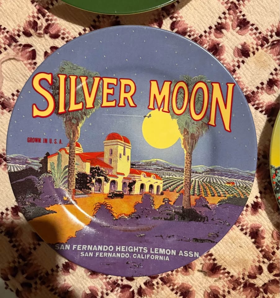 ONEIDA set of 4 collectors plates - photo 2