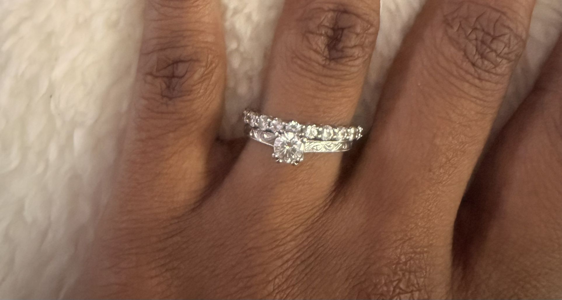 14K White Gold Maple Leaf Wedding Band With 11 Diamonds - photo 2