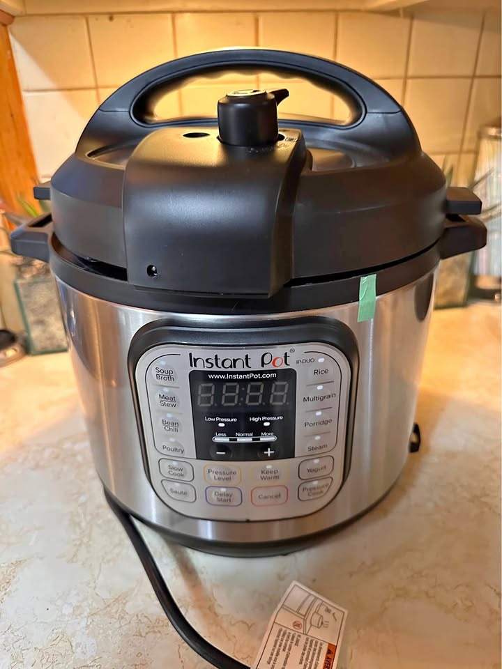 🥕Instant Pot Duo 6 Qt - Used Once, Like New