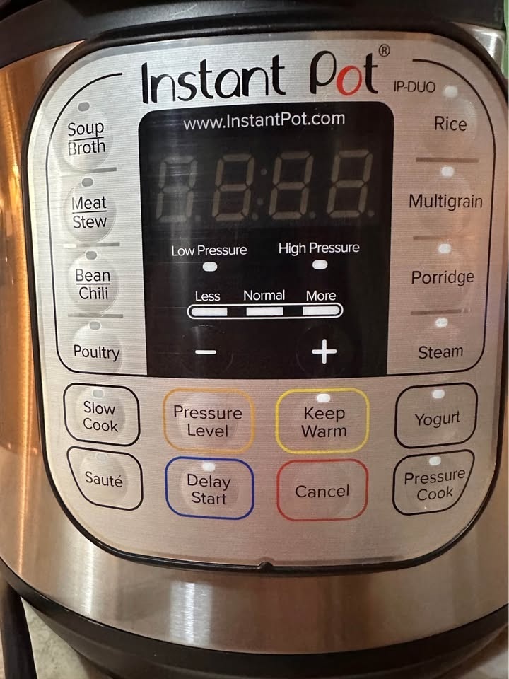 🥕Instant Pot Duo 6 Qt - Used Once, Like New - photo 3