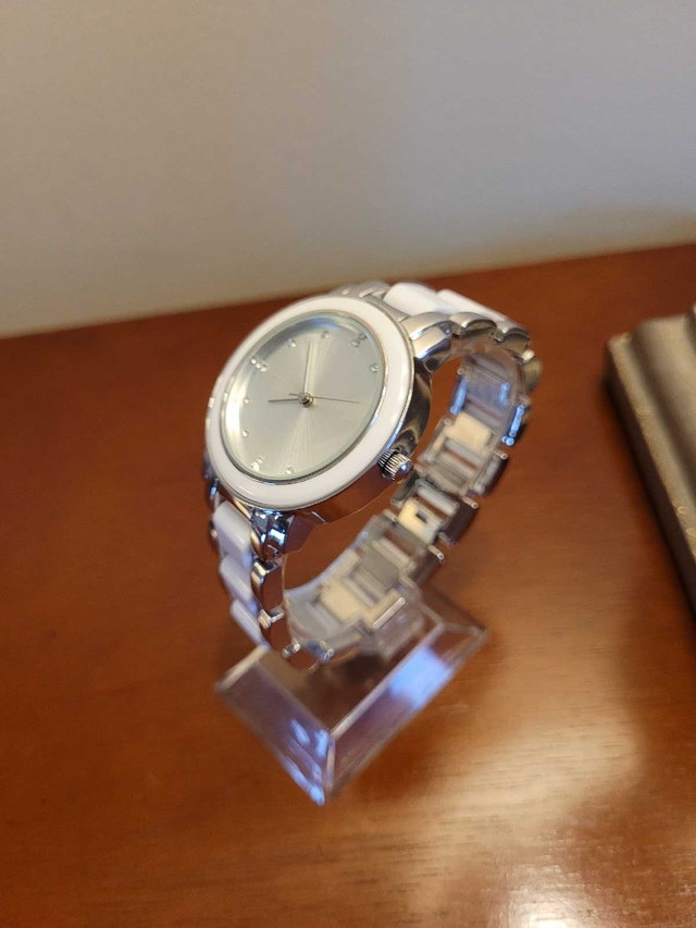 Brand New Unbranded Stylish Silver and White Women's Watch - photo 2