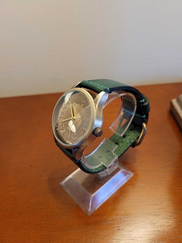 Brand New Green Women's Fashion Watch - photo 2