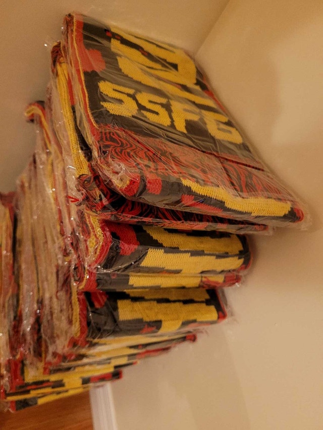 25 Brand New Colorful Knit Scarves